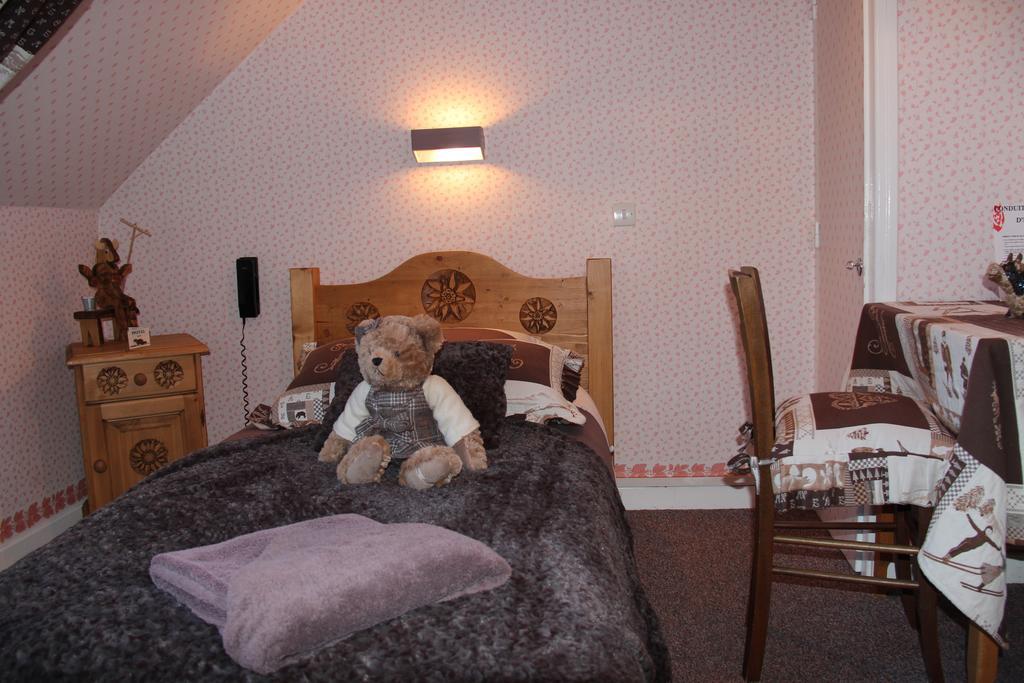 Hôtel La Tapia Autrans-Meaudre-en-Vercors Quarto foto
