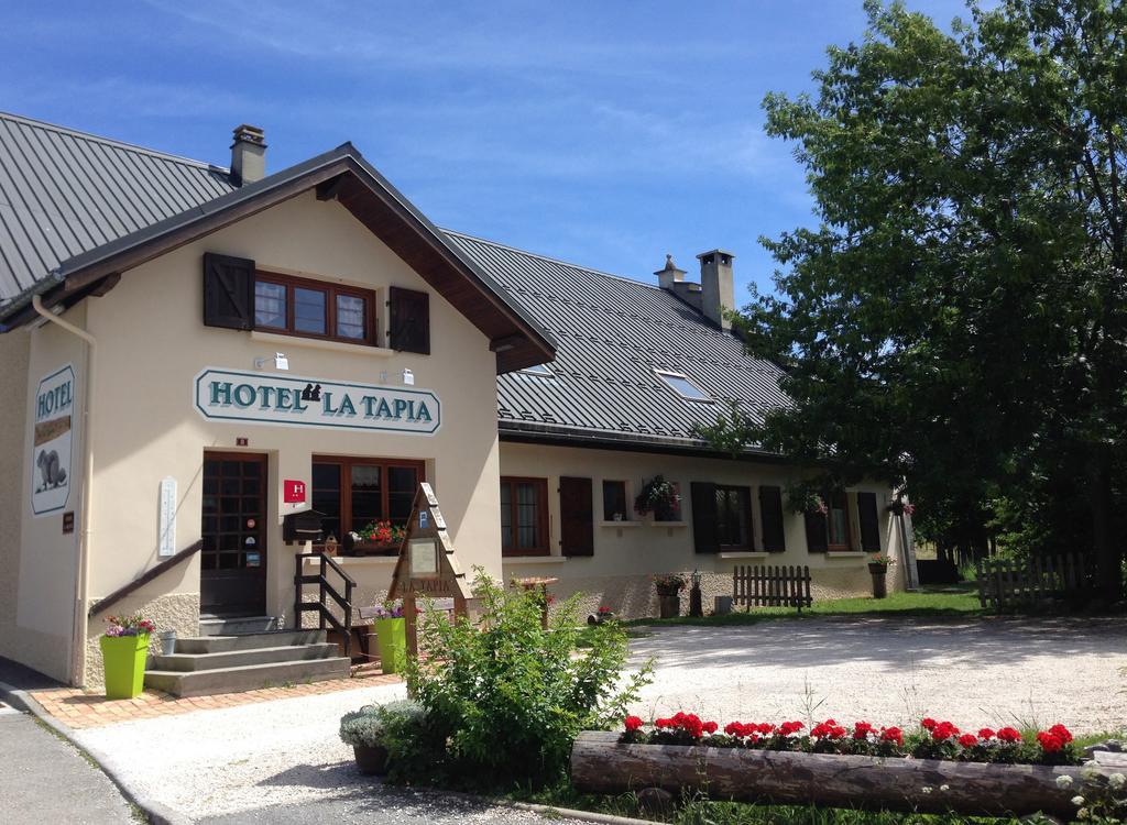 Hôtel La Tapia Autrans-Meaudre-en-Vercors Exterior foto
